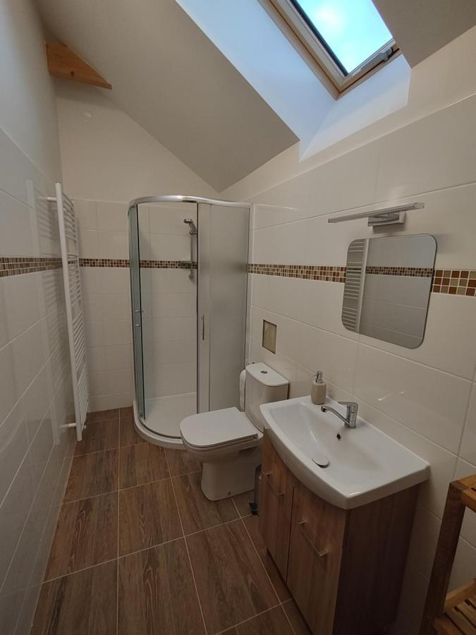 Apartment Pekloveske V Ceskem Raji Zeleznice