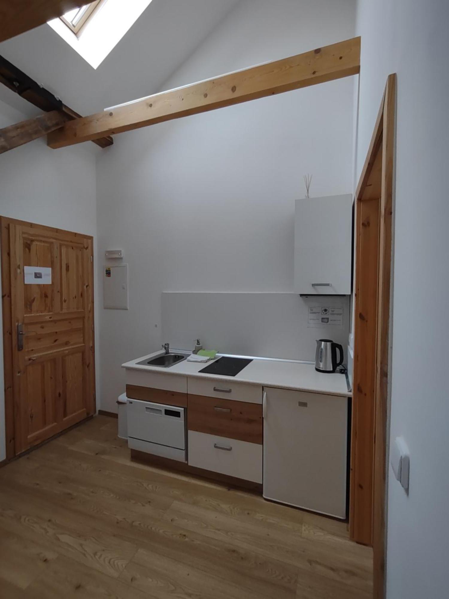 Apartment Pekloveske V Ceskem Raji Zeleznice