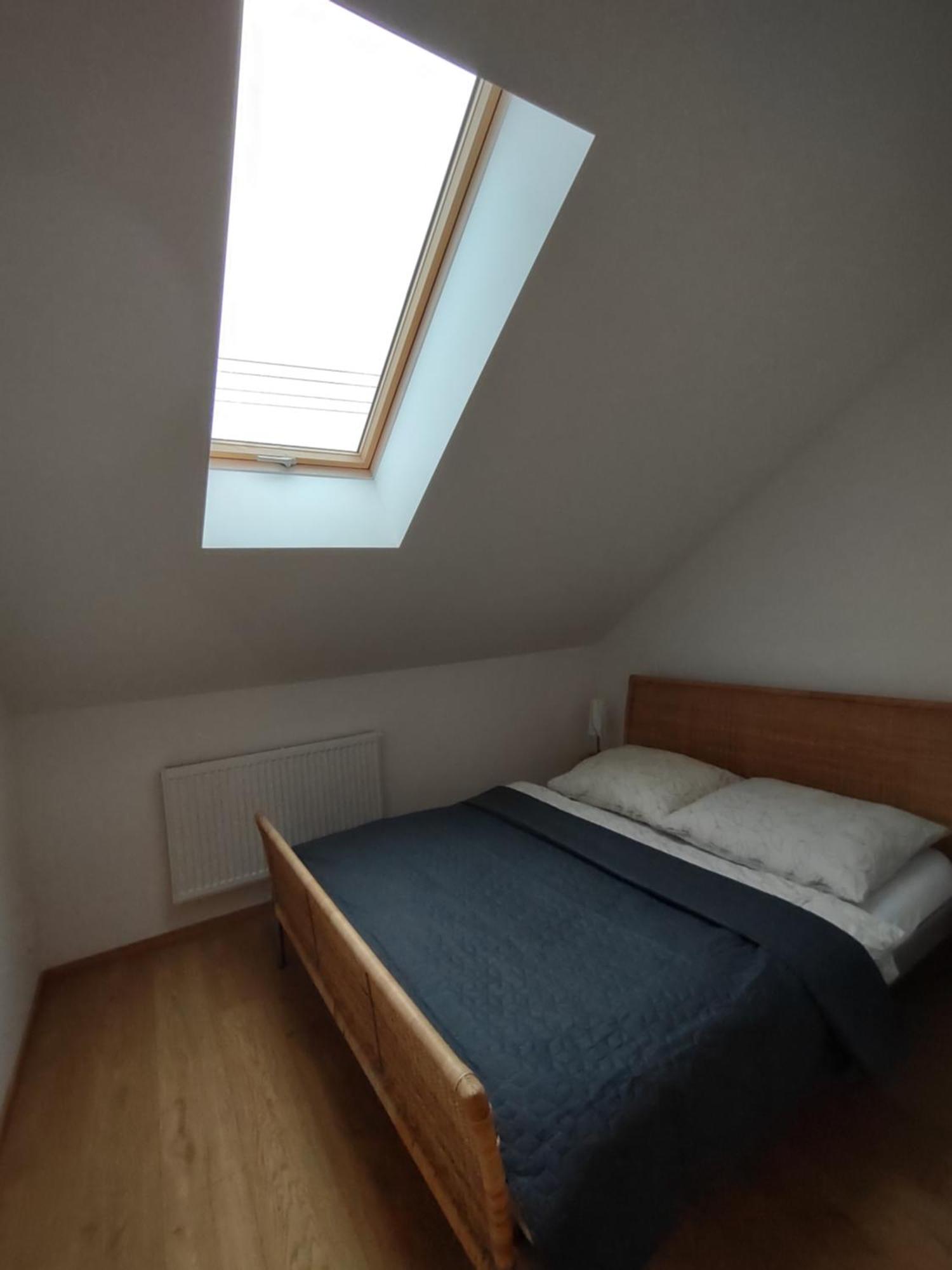 Apartment Pekloveske V Ceskem Raji Zeleznice